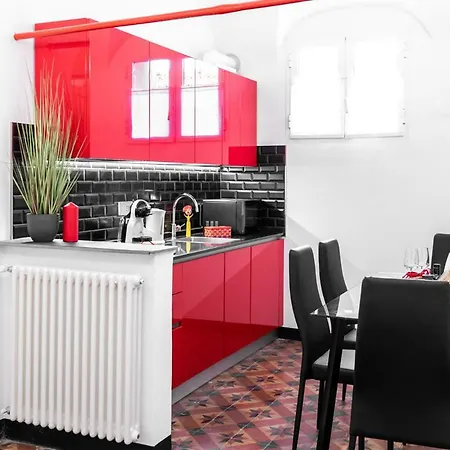 Apartment Red